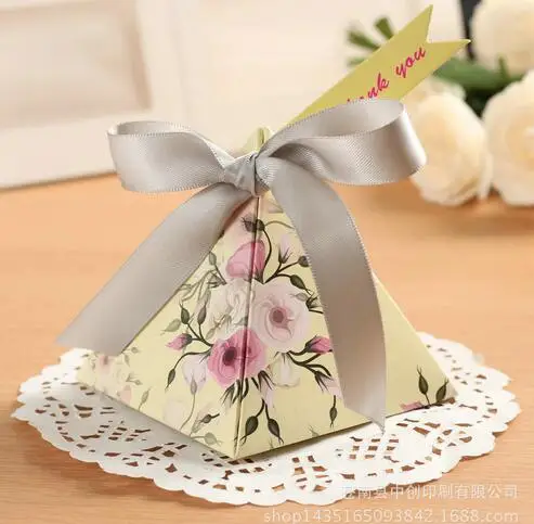 

50 pcs/lot Creative Gifts Box Baby Shower Favor Triangular Pyramid Wedding Favors Candy Boxes Bomboniera Party Supplies