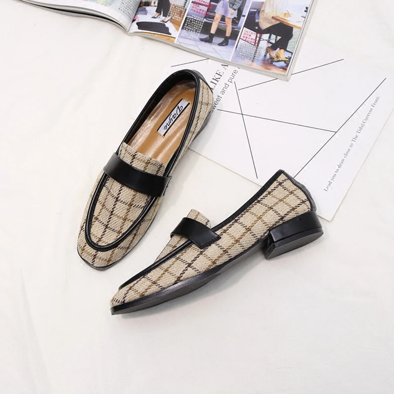

Spring low-heeled shoes with shoes Peas new Carrefour casual Korean plaid square with shoes