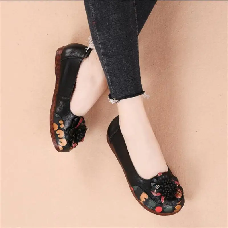 

2019 Spring Genuine Leather Flats Shoes Flower flat bottom leather women single shoes Hand-Sewn soft soles mother Fashion Loafer