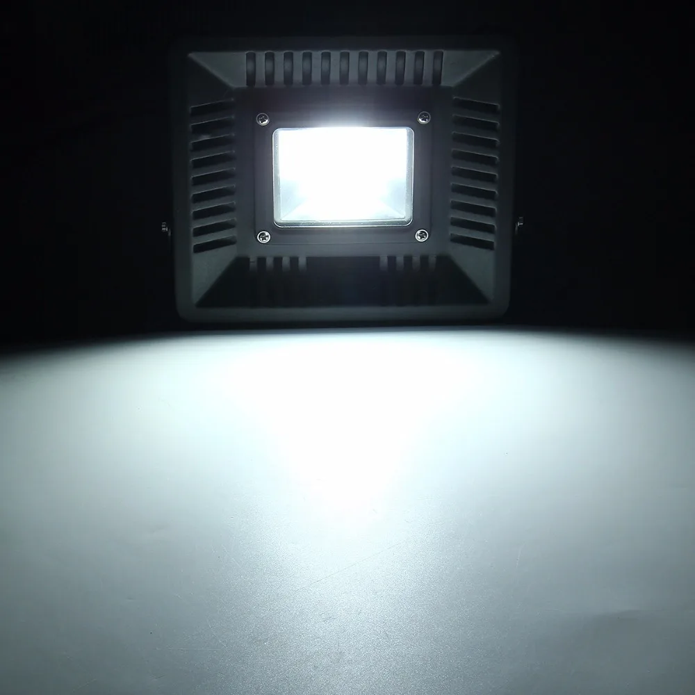 30 watt led flood light 100% Real Power LED Flood Light 30W 50W Outdoor Lighting Floodlight 220V Ultra thin IP65 Garden Light Spot Light LED Refletor led flood