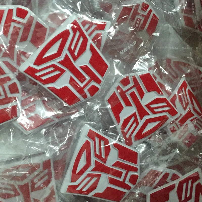 

Wei Jiang MPP10 MPP27 iron skin Optimus Z shoulder standard car standard metal relief logo PVC Action Model KidDolls