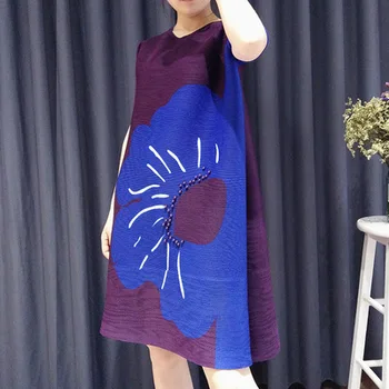 

FREE SHIPPING Miyake fashion fold autumn streetwear doodle printed three quarter o-NECK beading A-line dress IN STOCK