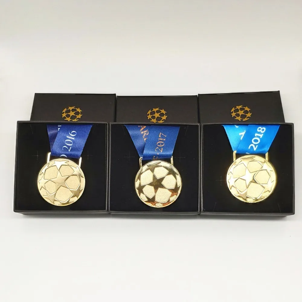

2016-2018 RM Three-peat Europe Soccer Champions League Gold Medals Set Replica Fans Limited Version Gift Box Collection Souvenir