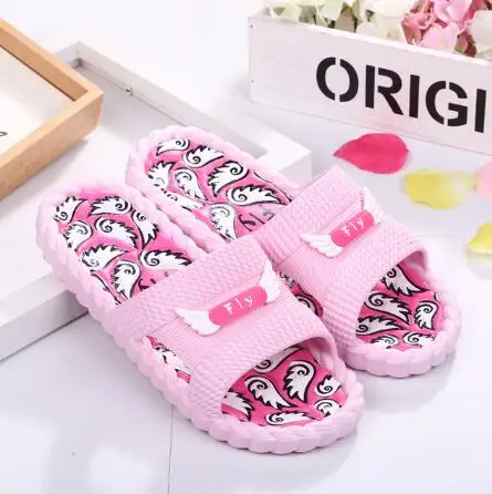 

HOT 2019 New Fashion Summer Men Casual Slippers Men Outdoor Slippers Slip-on Beach Male Bath Slippers Buckle Solid Antiskid
