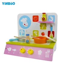 Mini cocina de madera con accesorios