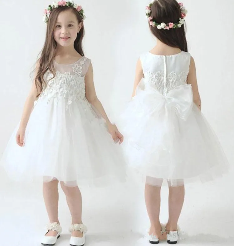 

Cheap White Tulle Flower Girl Dress with Lace Appliques Bow Zipper Back Knee Length Princess Dress Holy First Communion Gowns