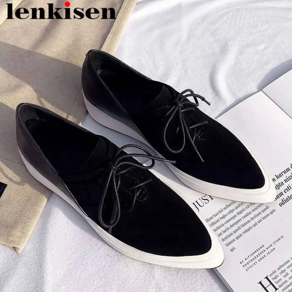 Lace up natural leather pointed toe 