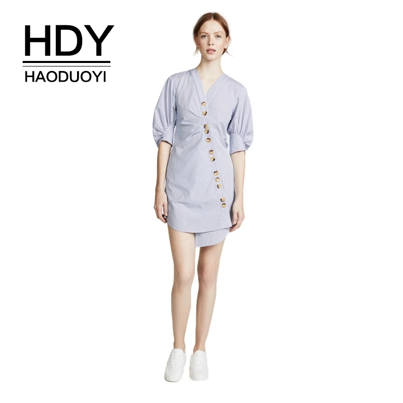 Платье рубашка HDY Haoduoyi на пуговицах с запахом треугольным вырезом короткими