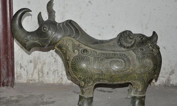 

antique old china Ancient bronze relic Oxen Beast pattern Statue zun Wine vessel