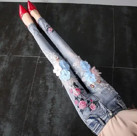Женские корейские модные узкие джинсы с цветочной вышивкой, женские сексуальные джинсы размера плюс, длинные штаны TB644 - Цвет: light color
