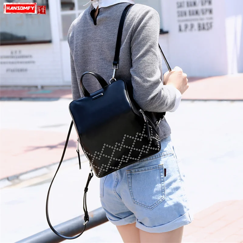 Bolsa de Ombro Novas Mulheres Feminina Couro Genuíno Moda Escudo Rebite Pequena Mochila Faculdade Vento Assaltante Bolsas Escola Bolsa Sólido 2020