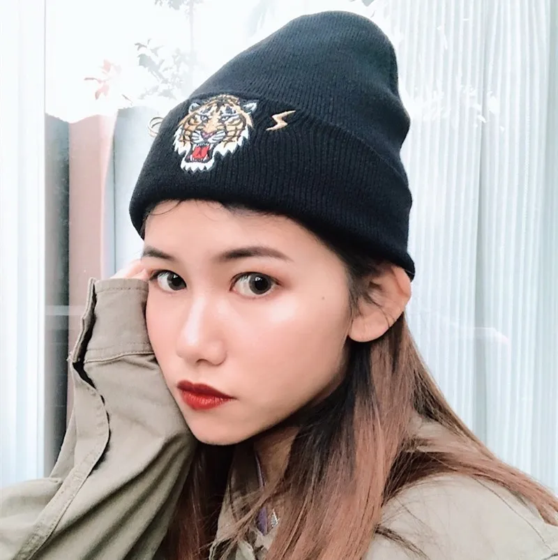 

Solid Cotton Embroidering Tiger Beanies Ski Knit Hats Winter Men Women Keep Warm Hats Snapback Cap Hip Hop Hats Unisex Skullie
