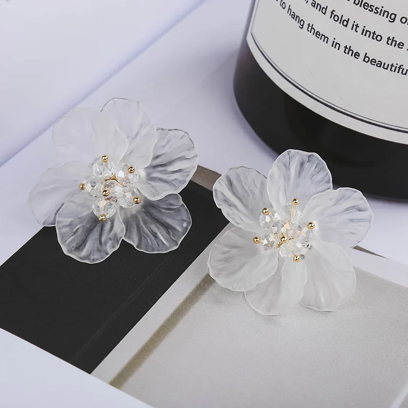 

New Acrylic Clear Flower Earrings Personalized Elegant Brief Earring Stud Female Ear Jewelry For Girls