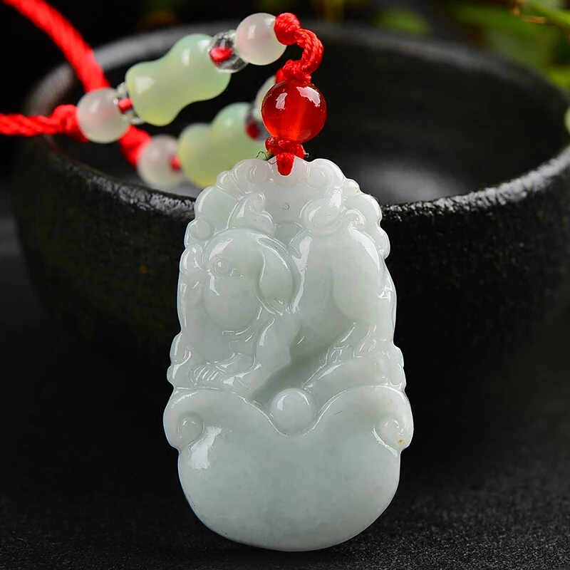 

Natural jadeite Chinese zodiac pendant Zodiac pig transshipment Jade pendant necklace pendant Send a certificate