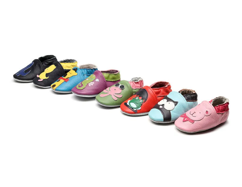 Детская обувь из натуральной кожи мультфильм смешанные цвета мокасины для самых маленьких мягкая подошва первые ходунки Bebe обувь
