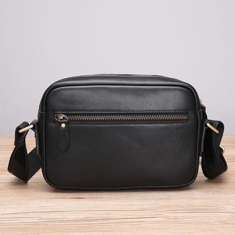 AETOO Leather male packets Shoulder bag Korean version men oblique cross Baotou layer cowhide casual Mini Bag