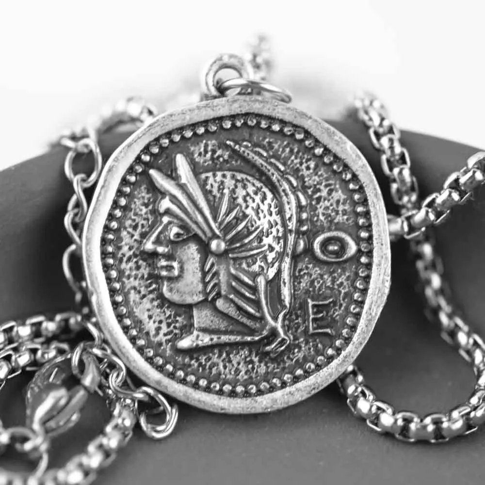 

Roman Soldier Coin Necklace Vintage Legionary Hero Warrior Jewelry Dropships