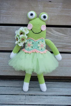 

crochet frog, crochet toys doll rattle