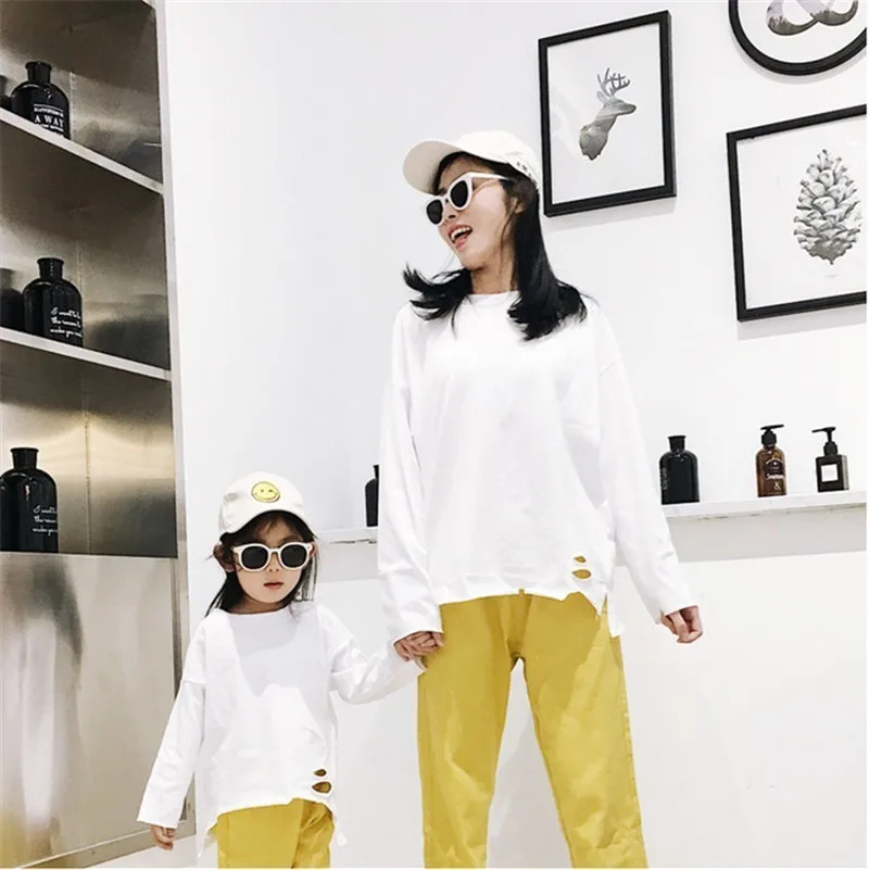 

Family Matching Outfits Cotton Long Sleeves Shirts Mother And Daughter Clothes Mommy And Me Tshirts Family Look Spring Autumn