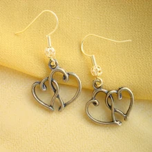 Красная змея новые Винтаж Ретро Стиль ювелирные изделия Gunmetal два сердца Серьги Cooper мотаться серьги для Для женщин eb0053