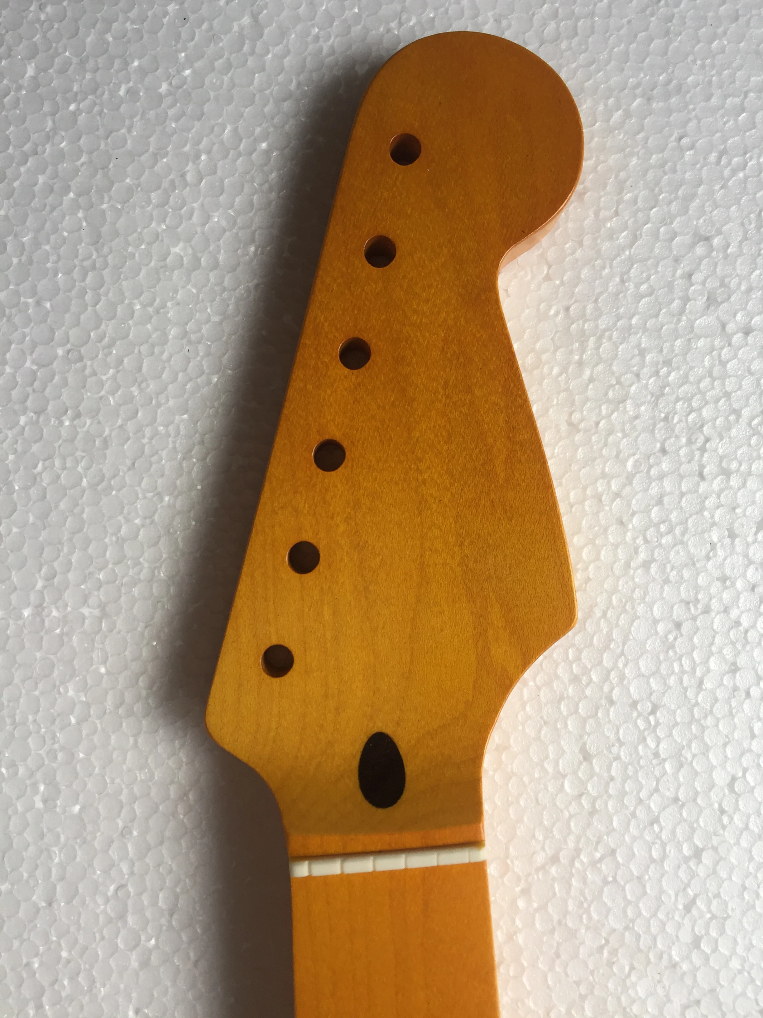 

22F yellow ST guitar neck Maple fingerboard Maple neck steel bar down standard size