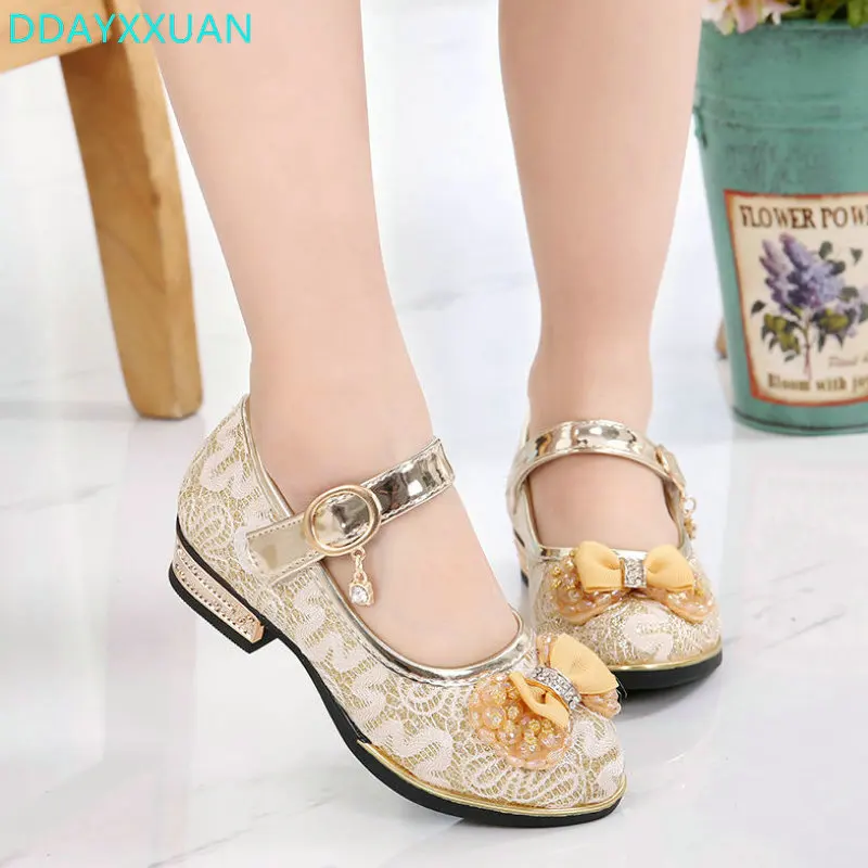 

Girls Shoes Princess 2018 New Summer Lovely PU Leather Children Flowers Girl Wedding Sandals Fashion Girls Dress Shoes for Kids