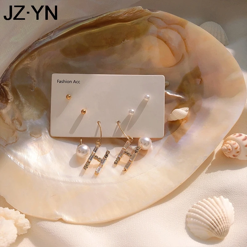 

2019 New hot sale Three-piece set with monogram earrings and pearl studs With crystal elegant Designed for women1095