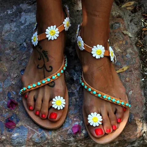 

EOEODOIT Boho Style Handmade Flowers Sandals Summer Flat Heel Casual Beach Sand Flats Shoes Plus Size Women Bead Sandals 2019