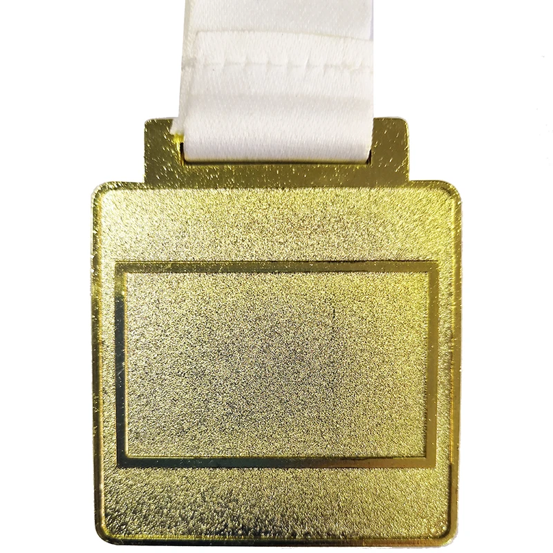 Медаль спортивного марафона из цинкового сплава с блестящей золотой отделкой