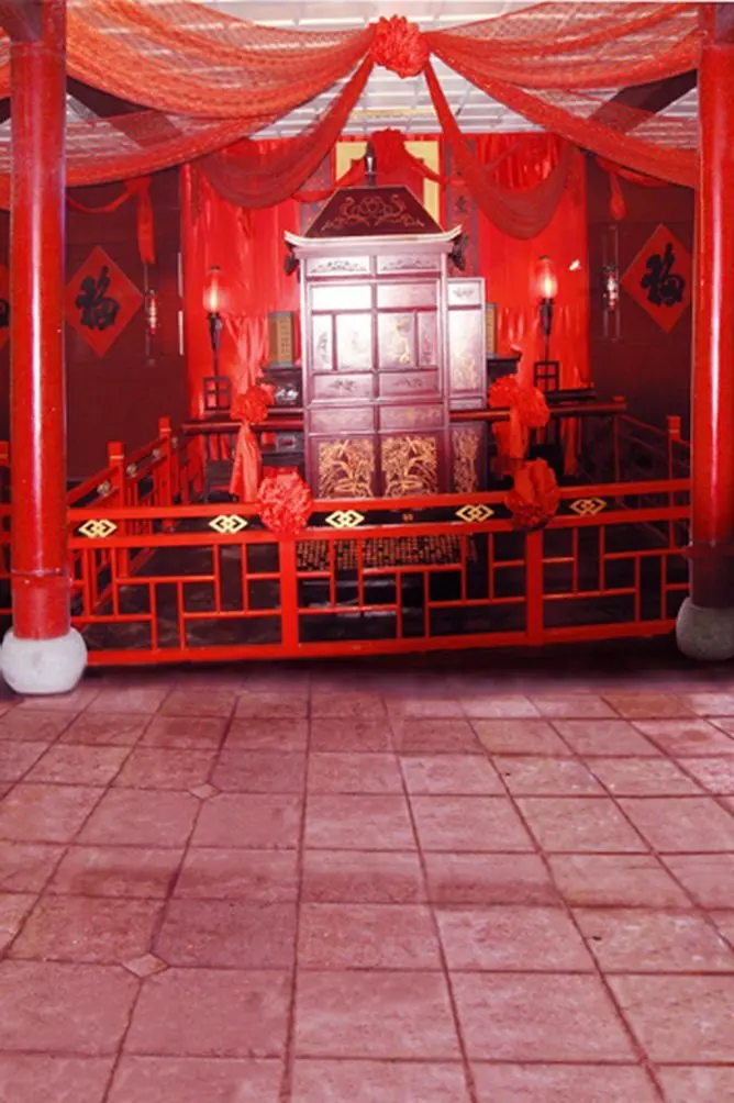 

Chinese Traditional Red Room Photography Backdrops Photo Props Studio Background 5x7ft