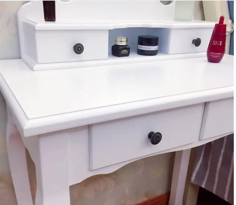 Столик для макияжа в маленькой спальне. Мини из натурального дерева Белый Сельский туалетный столик