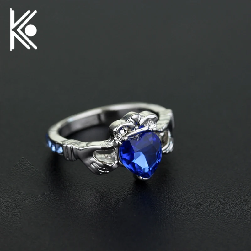 

Kingdom Hearts ring Two hands holding heart love rings jewelry For Women gift Engagement Fashion Jewelry Blue crystal jewelry