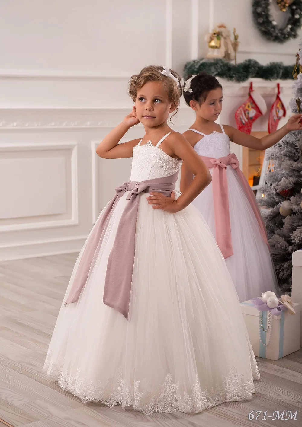

Kids Lace Appliques Sleeveless Spaghetti Straps Floor Length Ruffle Tulle Ball Gowns Holy Communion Kids Girls Dresses 0-14 Y