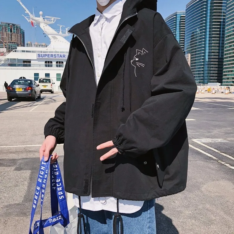 2018 New Japanese Style Men's Fashion Trend Coats Embroidery Casual Bomber Streetwear Jackets Loose Hat Black Windbreakers M-XL 2018 New Japanese Style Men's Fashion Trend Coats Embroidery Casual Bomber Streetwear Jackets Loose Hat Black Windbreakers M-XL