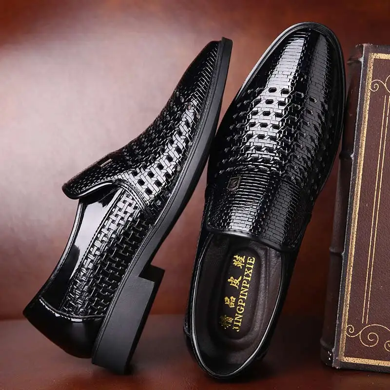 2019 Summer Style Holes Formal Shoes Men Flats Pointed Toe Mens Dress Shoes Business Oxford Shoes Braid Breathable Male Shoes