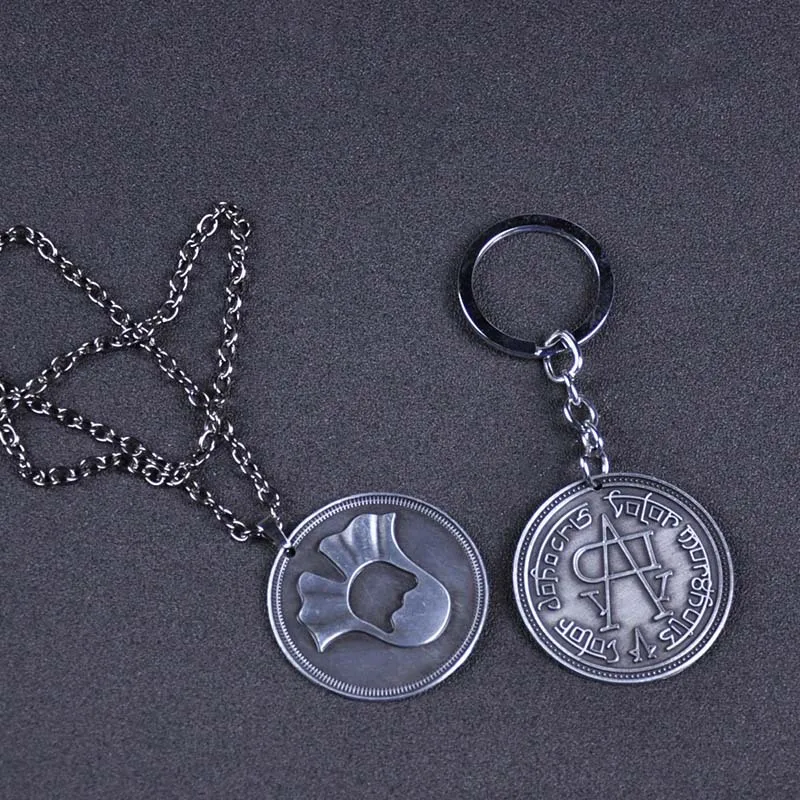

Halloween Game of Thrones Faceless Necklace Key buckle Model Valar morghulis Jaqen H'ghar Aaliyah Badge Christmas Gift