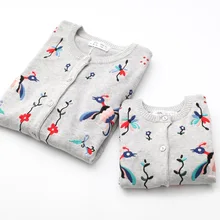 Famille correspondant clothing printemps et automne coton famille look style chandails correspondant mère fille vêtements broderie cardigan