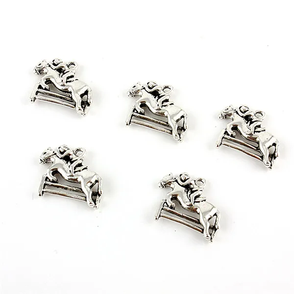 18x20 ملليمتر العصرية سبائك سباق الخيل العقبات سحر قلادة لل diy صنع المجوهرات قلادة الاكسسوارات 30 قطعة/السلع