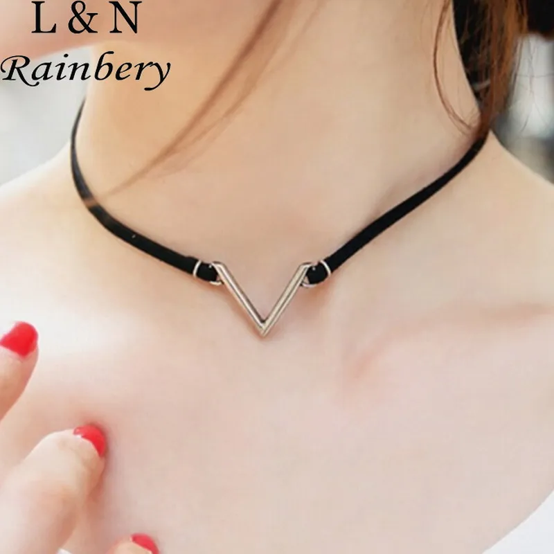 

Rainbery 2018 Hot Leather Choker Fashion Simple Black Velvet Rope Triangle False Collar Necklace for women collier Bijoux