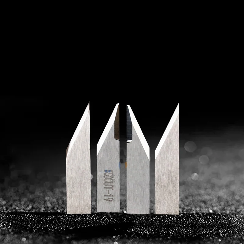 оригинальная реклама. билборды певица лицо острые лезвия. оригинальная наружная реклама. билборды острые лезвия. билборды острые лезвия.