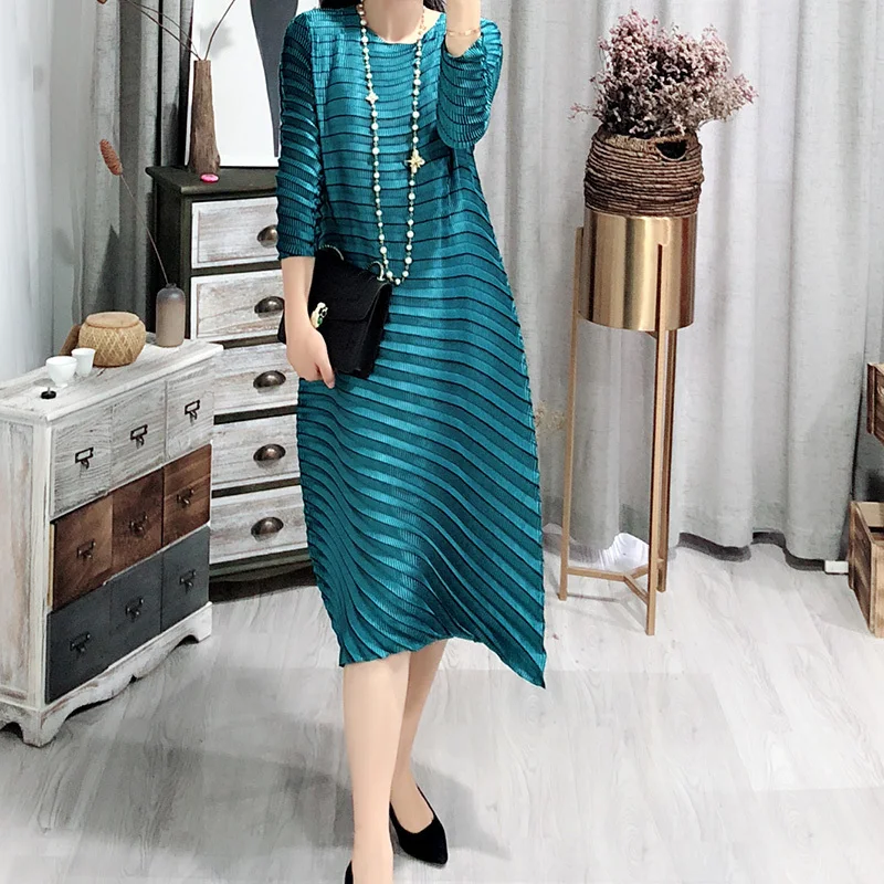 

LANMREM 2019 New Round Neck Summer Styles Thin Dresses Round Neck Vintgae Pleated Three Quarter Batwing Sleeves Asymmetrical WF9
