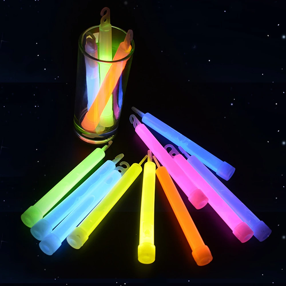 

5pcs Glow Sticks Outdoor Toys Glow in The Dark Party Supplies Waterproof Party Light Sticks for Kids and Adults