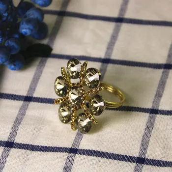 

10PCS napkin buckle alloy napkin ring diamond ring cloth crystal meal buckle hotel supplies table decoration