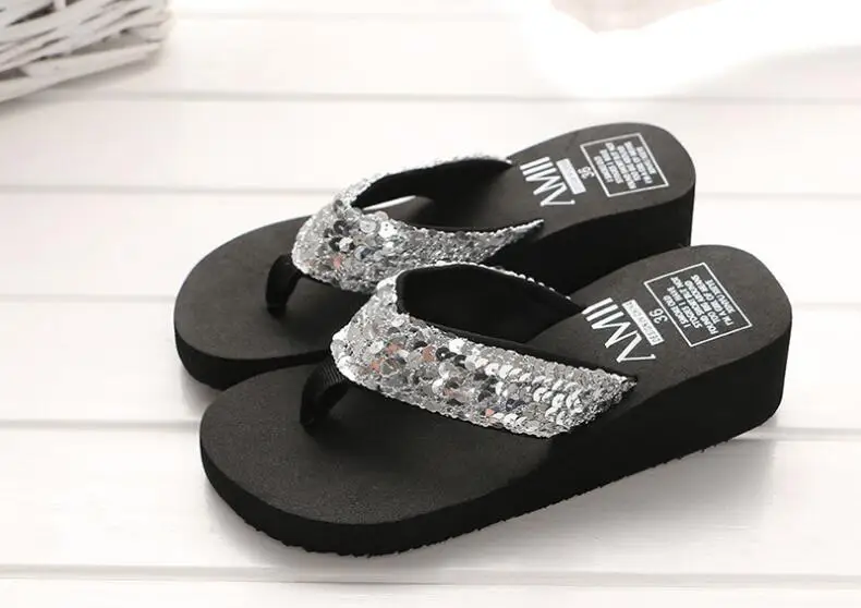Для Девочек Вьетнамки Тапочки Брендовая обувь пайетки Дизайн тапочки летние EVA утолщаются подошва Босоножки на плоской подошве домашняя обувь#33 - Цвет: Серебристый