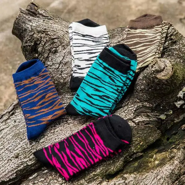 

2018 New Fashion Brand Colorful Zebra Grain Striped cotton Socks for male Motorcycle Skate Men's Sock Harajuku
