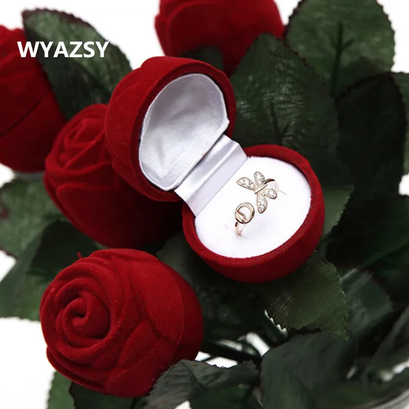 Caja De Anillo Rojo £ 4.50 Flocado forma de corazón Caja Anillo Corazón Rojo Caja De Anillo Rojo
