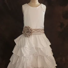 Дешевые цены ручной работы Цветы на поясе девушки пышные платья настоящий образец новое поступление цветок девушки платья для свадьбы