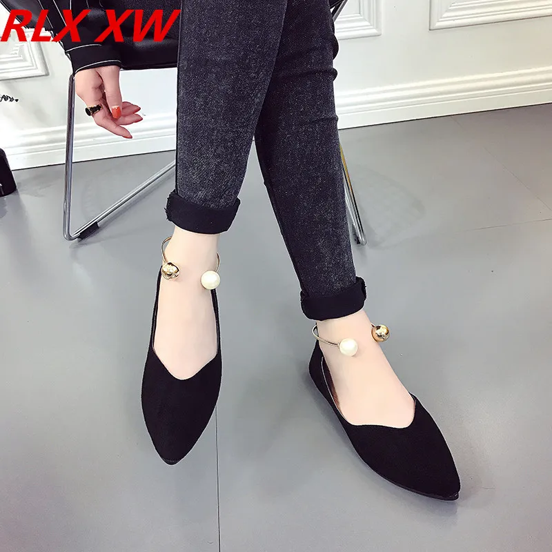 pointy flat booties