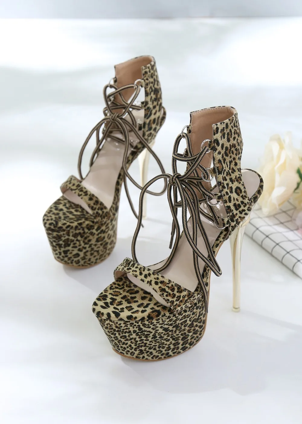 Роскошные босоножки на платформе; обувь на тонком высоком каблуке; обувь для вечеринок с открытым носком и леопардовым принтом; свадебные туфли с перекрестной шнуровкой; размеры 34-40