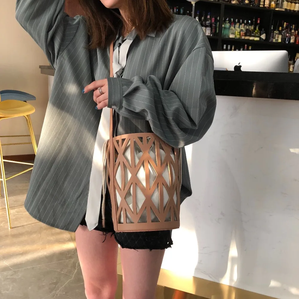 2 قطعة/المجموعة الرباط بو الجلود دلو حقيبة للنساء 2019 مصمم صغيرة جوفاء Crossbody أكياس السيدات حقائب كتف حقائب